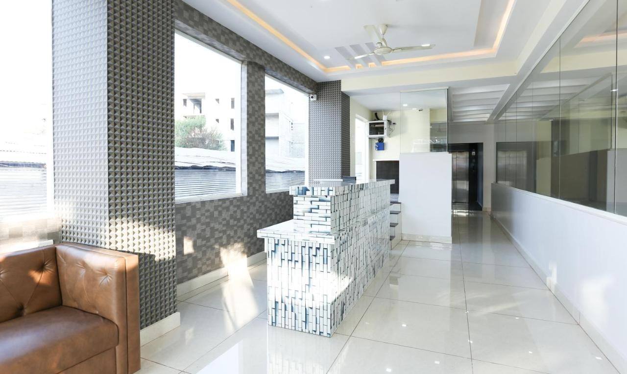 Fabhotel Rotano Suites - Yelahanka Bangalore Eksteriør bilde